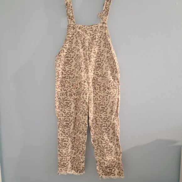 Style Rack Leopard Cropped Overalls Medium - Picture 4 of 9